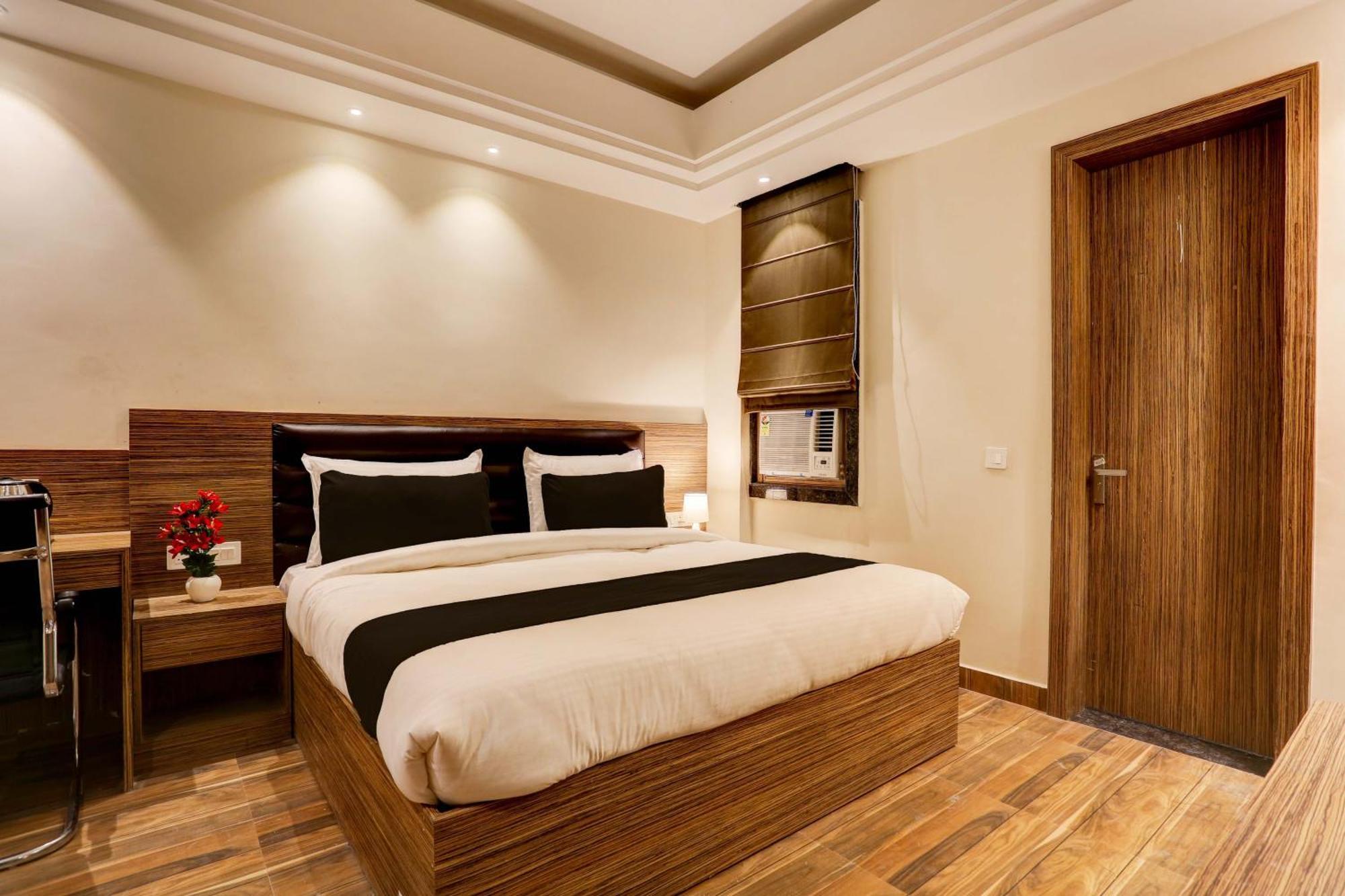 Collection O Stargaze Hotel Kanpur Ngoại thất bức ảnh