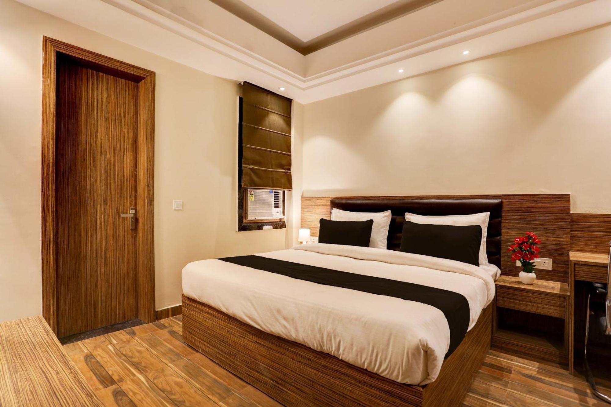 Collection O Stargaze Hotel Kanpur Ngoại thất bức ảnh
