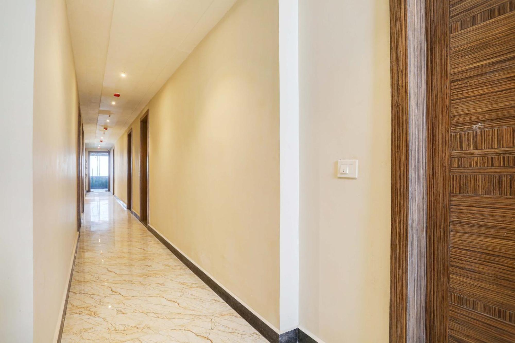 Collection O Stargaze Hotel Kanpur Ngoại thất bức ảnh