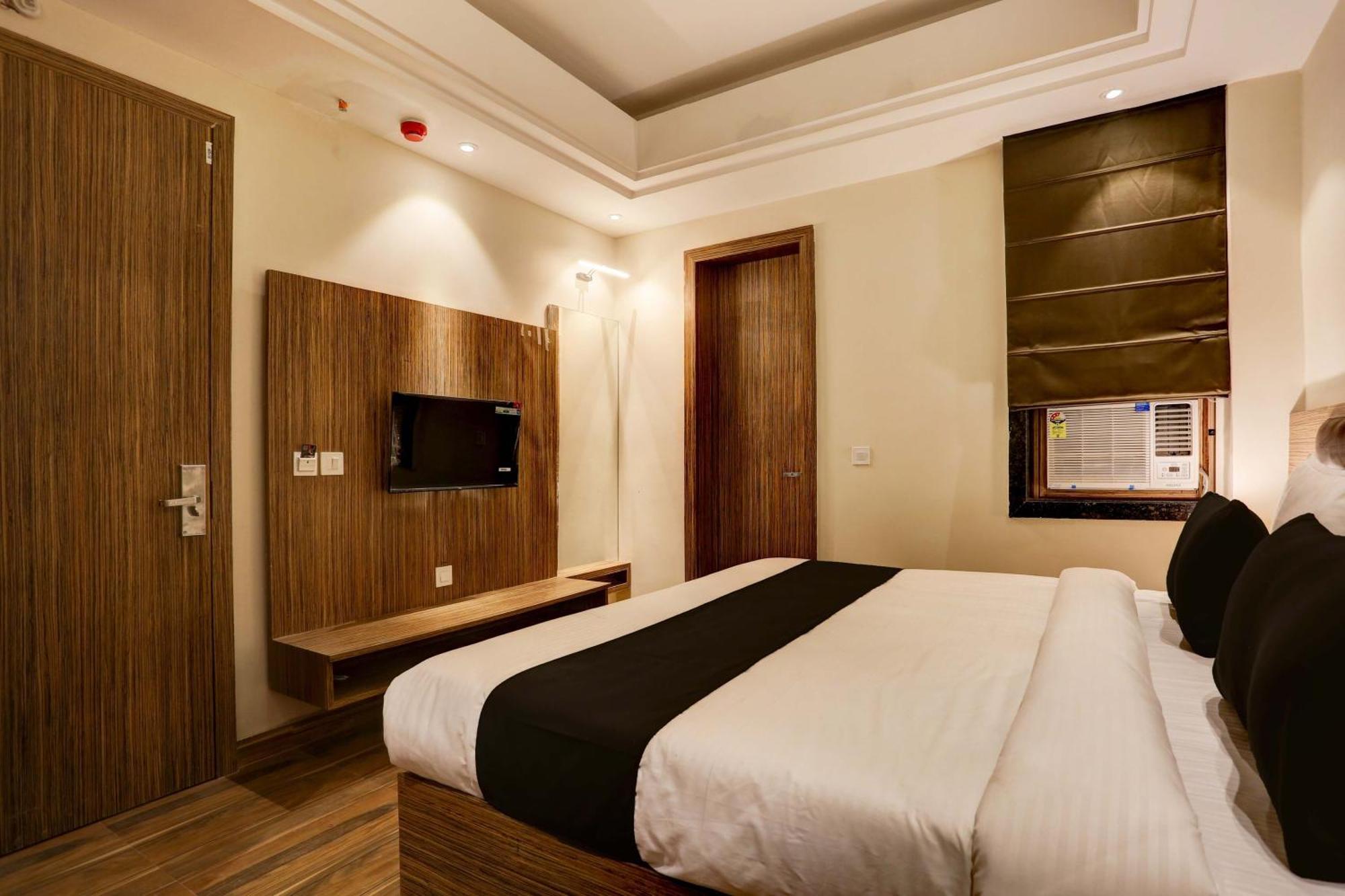 Collection O Stargaze Hotel Kanpur Ngoại thất bức ảnh